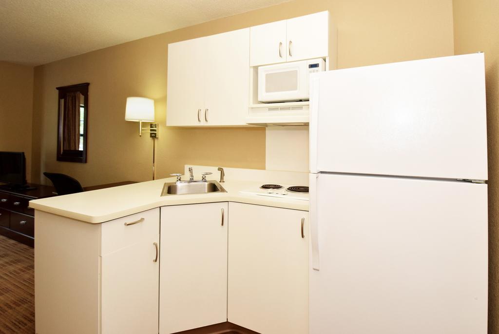 Extended Stay America Select Suites - Detroit - Roseville Exterior foto